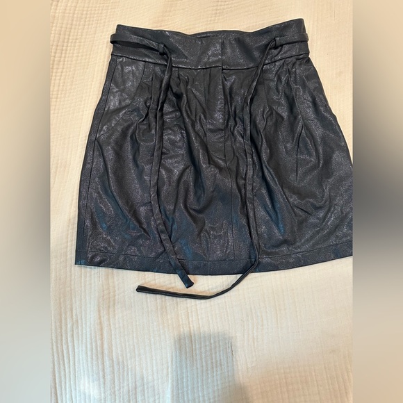Amanda Uprichard Faux Leather Shimmering Black Mini Skirt - Picture 3 of 7